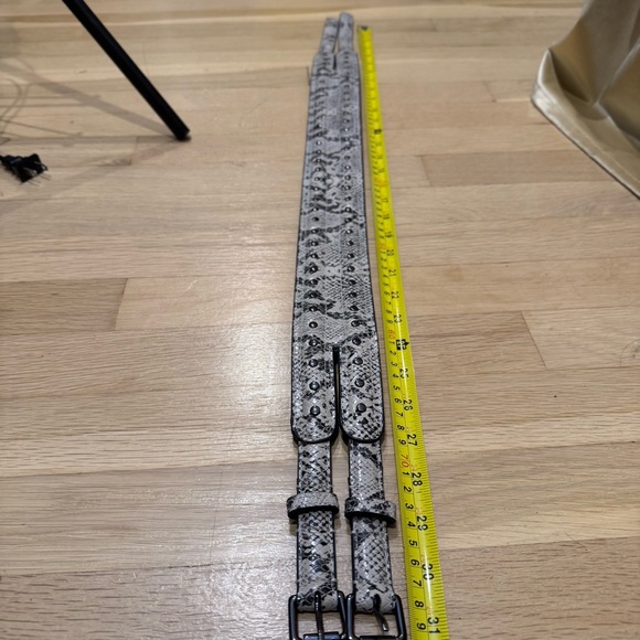 BCBGMaxAzria Black and cream snake print belt, Sz S - Picture 9 of 9